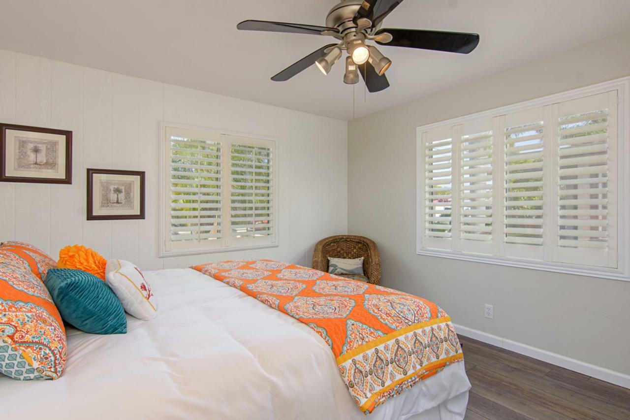 Ultimate Beach Bungalow - 1 Block From Beach - Huge Backyard คาร์ลสบัด ภายนอก รูปภาพ